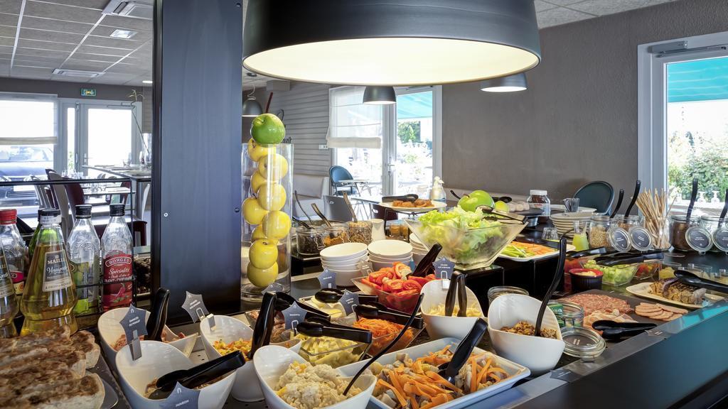 Campanile Geneve - Ferney-Voltaire Hotel Екстериор снимка