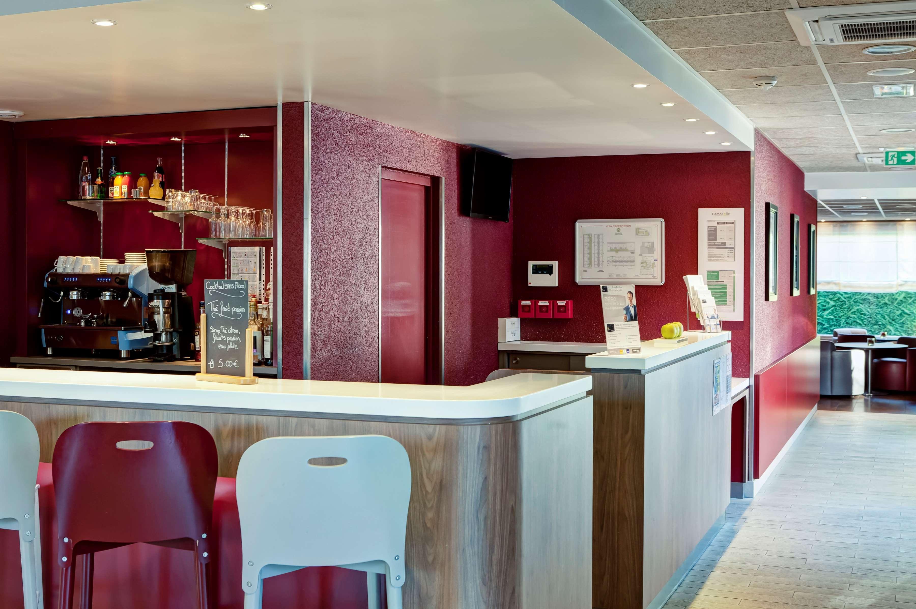 Campanile Geneve - Ferney-Voltaire Hotel Екстериор снимка