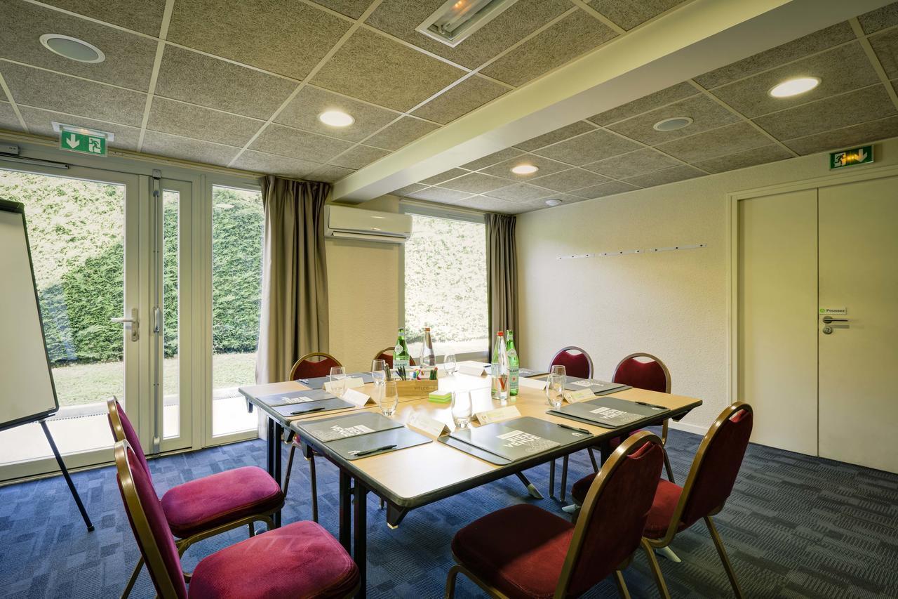 Campanile Geneve - Ferney-Voltaire Hotel Екстериор снимка