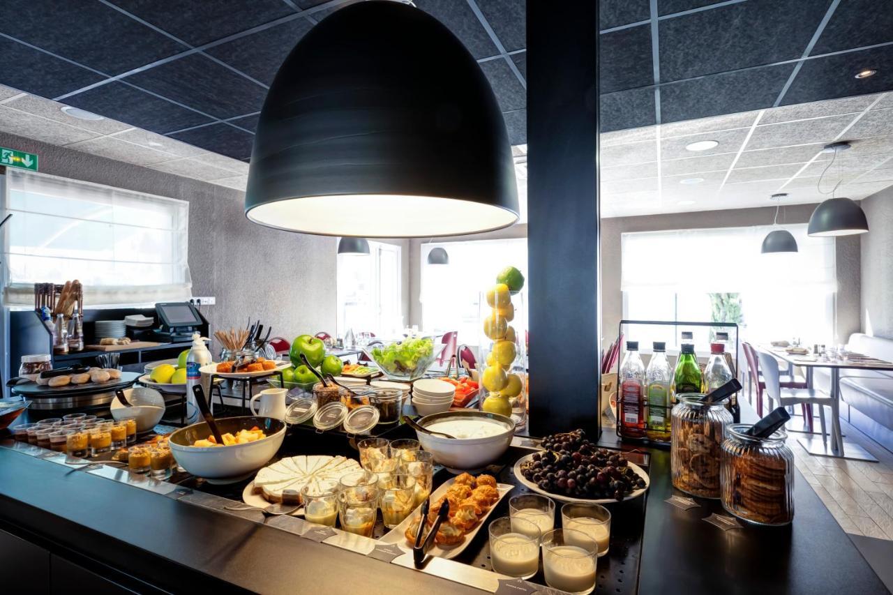 Campanile Geneve - Ferney-Voltaire Hotel Екстериор снимка